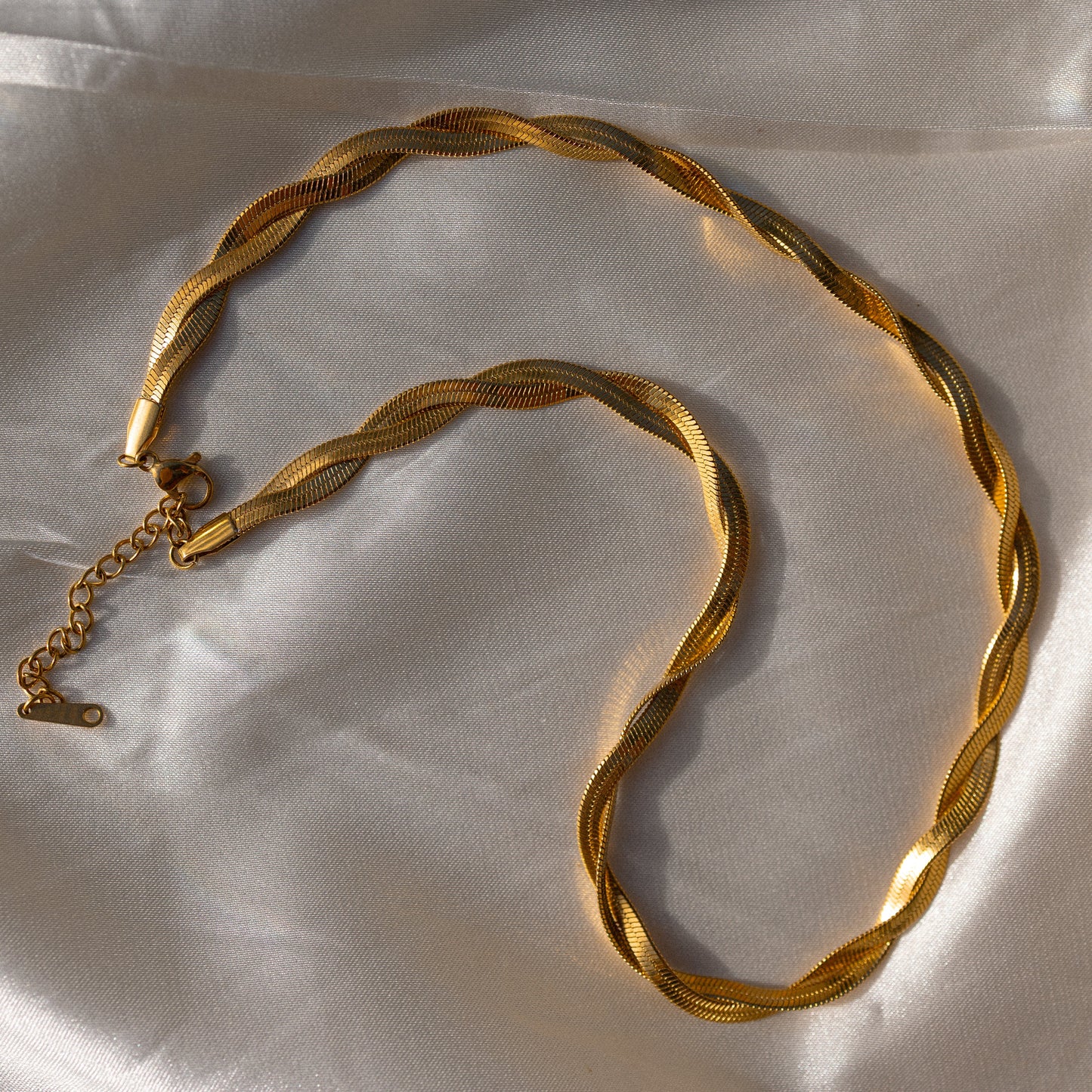 Sinuous Necklace